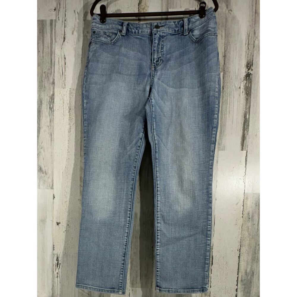 Chicos Platinum Denim Jeans Sz 2 Short 32x28 Ultimate‎ Fit Slim Leg Light Wash